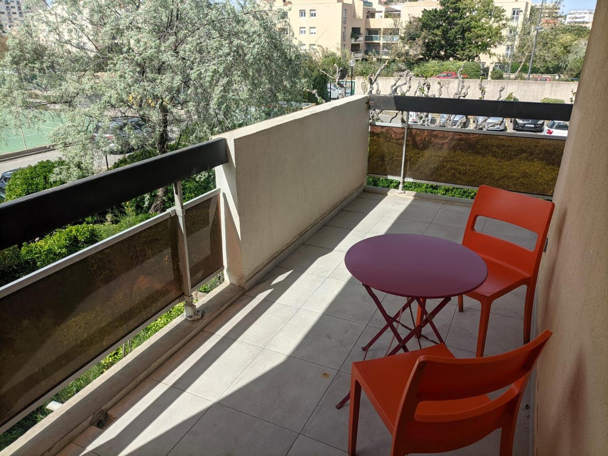 Appartement Pointe Rouge A 2mn De La - Avec Petite Vue Marseilles